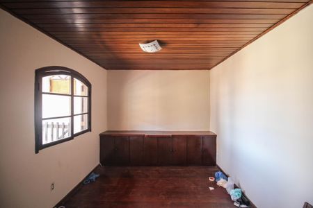 Casa para alugar com 3 quartos, 300m² em Centro, Belford Roxo
