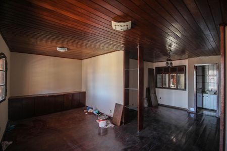Casa para alugar com 3 quartos, 300m² em Centro, Belford Roxo
