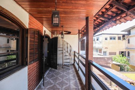 Casa para alugar com 300m², 3 quartos e 2 vagas Casa para alugar com 300m², 3 quartos e 2 vagasVaranda