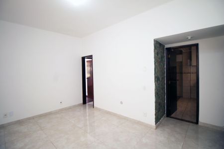 Sala de apartamento para alugar com 2 quartos, 70m² em Penha Circular, Rio de Janeiro