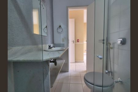 Apartamento para alugar com 250m², 4 quartos e 2 vagas Apartamento para alugar com 250m², 4 quartos e 2 vagasBanheiro