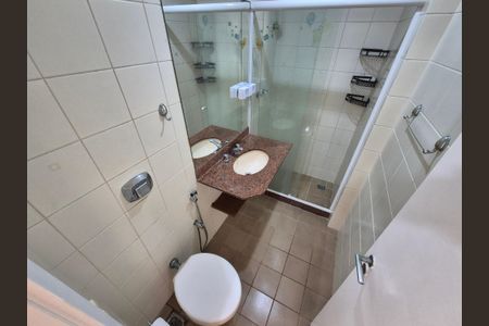 Apartamento para alugar com 250m², 4 quartos e 2 vagas Apartamento para alugar com 250m², 4 quartos e 2 vagasBanheiro