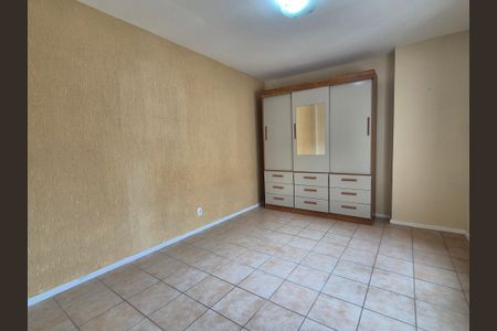 Apartamento para alugar com 250m², 4 quartos e 2 vagas Apartamento para alugar com 250m², 4 quartos e 2 vagasQuarto