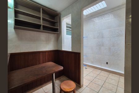 Apartamento para alugar com 250m², 4 quartos e 2 vagas Apartamento para alugar com 250m², 4 quartos e 2 vagasCozinha