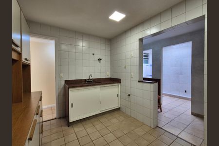 Apartamento para alugar com 250m², 4 quartos e 2 vagas Apartamento para alugar com 250m², 4 quartos e 2 vagasCozinha