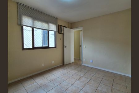 Apartamento para alugar com 250m², 4 quartos e 2 vagas Apartamento para alugar com 250m², 4 quartos e 2 vagasQuarto