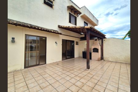 Apartamento para alugar com 250m², 4 quartos e 2 vagas Apartamento para alugar com 250m², 4 quartos e 2 vagasVaranda