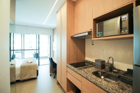Cozinha de kitnet/studio à venda com 1 quarto, 26m² em Indianópolis, São Paulo