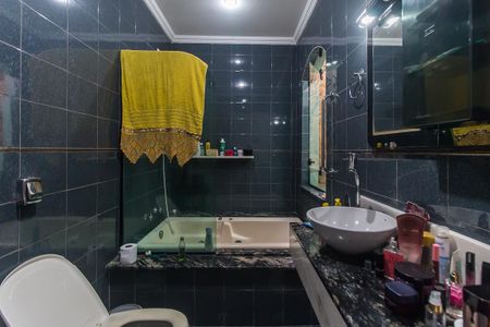 Casa para alugar com 560m², 4 quartos e 5 vagasBanheiro da Suíte