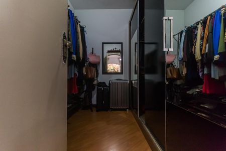 Casa para alugar com 560m², 4 quartos e 5 vagasCloset
