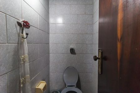 Casa para alugar com 560m², 4 quartos e 5 vagasBanheiro do Salão