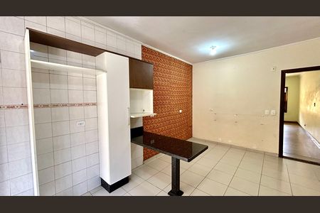Casa para alugar com 138m², 3 quartos e 2 vagas Casa para alugar com 138m², 3 quartos e 2 vagasCozinha