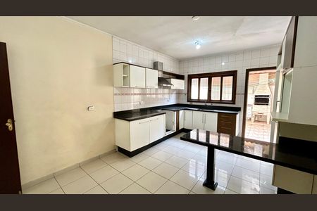 Casa para alugar com 138m², 3 quartos e 2 vagas Casa para alugar com 138m², 3 quartos e 2 vagasCozinha