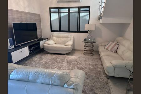 Casa de condomínio para alugar com 357m², 4 quartos e 4 vagas Casa de condomínio para alugar com 357m², 4 quartos e 4 vagasSala