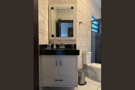 Casa de condomínio para alugar com 357m², 4 quartos e 4 vagas Casa de condomínio para alugar com 357m², 4 quartos e 4 vagasBanheiro