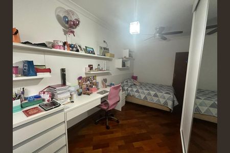 Casa de condomínio para alugar com 357m², 4 quartos e 4 vagas Casa de condomínio para alugar com 357m², 4 quartos e 4 vagasQuarto