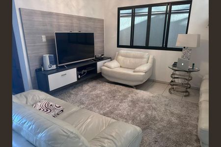 Sala de casa de condomínio para alugar com 4 quartos, 357m² em Vila Zeze, Jacareí