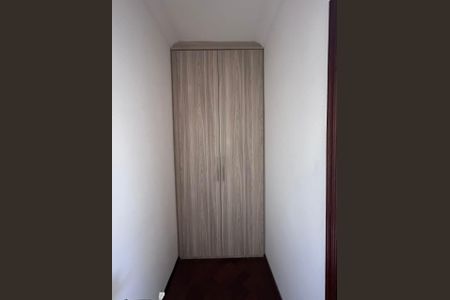 Casa de condomínio para alugar com 357m², 4 quartos e 4 vagas Casa de condomínio para alugar com 357m², 4 quartos e 4 vagascloset