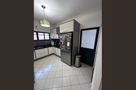 Casa de condomínio para alugar com 357m², 4 quartos e 4 vagas Casa de condomínio para alugar com 357m², 4 quartos e 4 vagasCozinha