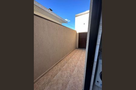 Casa de condomínio para alugar com 357m², 4 quartos e 4 vagas Casa de condomínio para alugar com 357m², 4 quartos e 4 vagasquintal