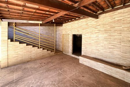 Casa à venda com 300m², 5 quartos e 2 vagas