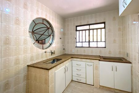 Casa à venda com 300m², 5 quartos e 2 vagas