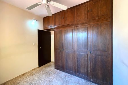 Casa à venda com 300m², 5 quartos e 2 vagas