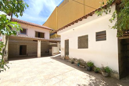 Casa à venda com 300m², 5 quartos e 2 vagas Casa à venda com 300m², 5 quartos e 2 vagasEdícula