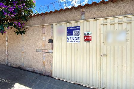 Casa à venda com 300m², 5 quartos e 2 vagas Casa à venda com 300m², 5 quartos e 2 vagasPlaca