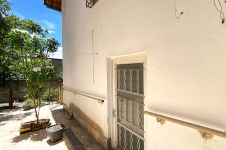 Casa à venda com 300m², 5 quartos e 2 vagas Casa à venda com 300m², 5 quartos e 2 vagasQuintal