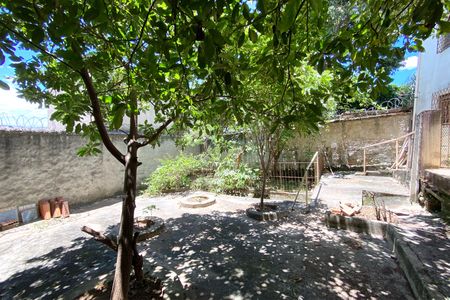 Casa à venda com 300m², 5 quartos e 2 vagas Casa à venda com 300m², 5 quartos e 2 vagasPomar