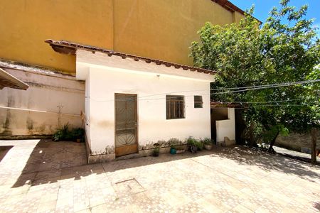 Casa à venda com 300m², 5 quartos e 2 vagas Casa à venda com 300m², 5 quartos e 2 vagasEdícula