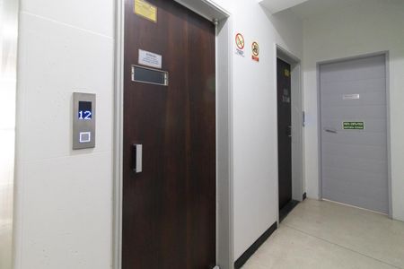 Apartamento à venda com 100m², 1 quarto e sem vagaElevadores