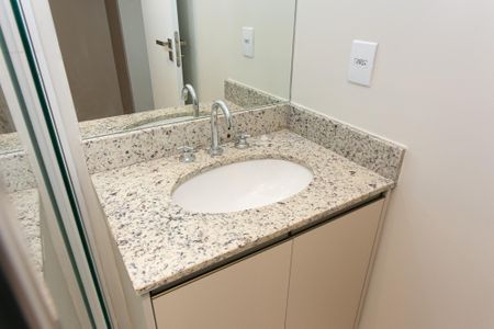 Apartamento para alugar com 65m², 2 quartos e 1 vaga Apartamento para alugar com 65m², 2 quartos e 1 vagaBanheiro da Suíte