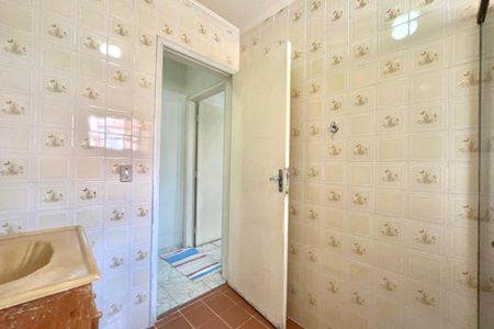 Casa à venda com 130m², 2 quartos e 2 vagasBanheiro 
