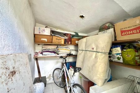 Casa à venda com 130m², 2 quartos e 2 vagasDespensa 