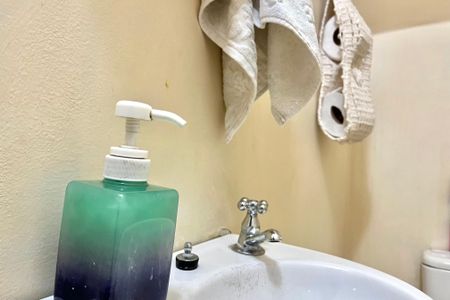 Casa à venda com 130m², 2 quartos e 2 vagasLavabo