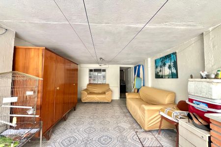 Casa à venda com 130m², 2 quartos e 2 vagasQuintal