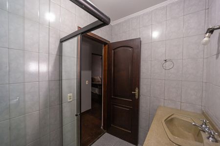 Casa para alugar com 228m², 2 quartos e 4 vagasBanheiro Social