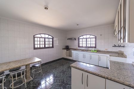 Casa para alugar com 228m², 2 quartos e 4 vagasCozinha