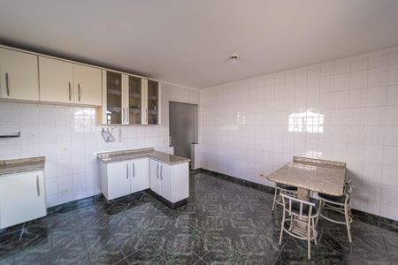 Casa para alugar com 228m², 2 quartos e 4 vagasCozinha