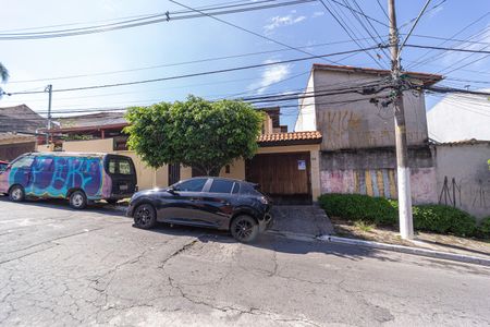 Casa para alugar com 228m², 2 quartos e 4 vagasFachada