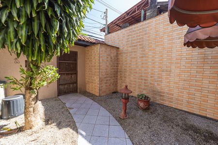 Casa para alugar com 228m², 2 quartos e 4 vagasEntrada