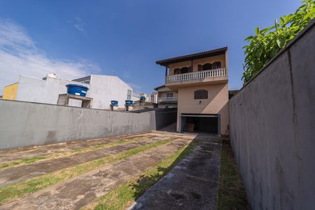 Casa para alugar com 228m², 2 quartos e 4 vagasQuintal