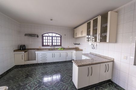 Casa para alugar com 228m², 2 quartos e 4 vagasCozinha