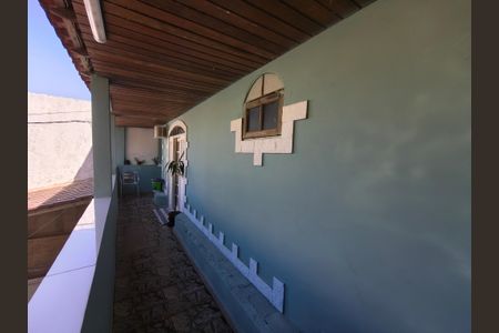 Casa à venda com 216m², 4 quartos e 2 vagas Casa à venda com 216m², 4 quartos e 2 vagasVaranda