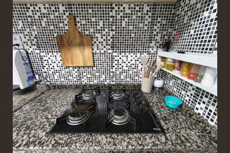 Casa à venda com 216m², 4 quartos e 2 vagas Casa à venda com 216m², 4 quartos e 2 vagasCozinha