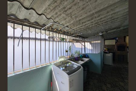 Casa à venda com 216m², 4 quartos e 2 vagas Casa à venda com 216m², 4 quartos e 2 vagasÁrea de Serviço