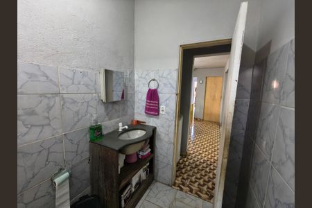 Casa à venda com 216m², 4 quartos e 2 vagas Casa à venda com 216m², 4 quartos e 2 vagasBanheiro Social