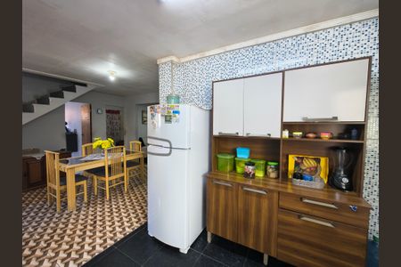 Casa à venda com 216m², 4 quartos e 2 vagas Casa à venda com 216m², 4 quartos e 2 vagasCozinha